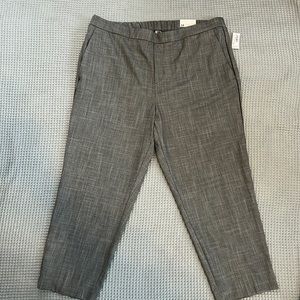 Old Navy Gray Cropped Trousers with Black Pinstripe and Elastic Waist